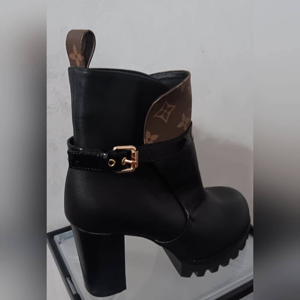 Louis Vuitton Trail Star Trail Line Ankle Boots Size 40